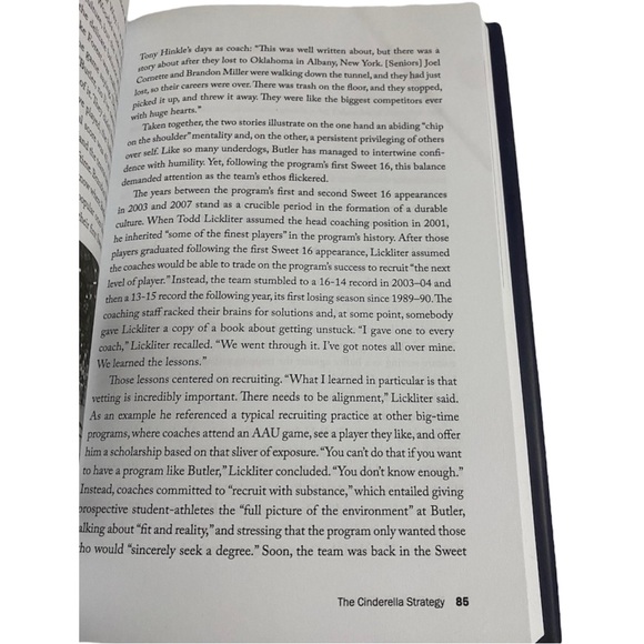 THE CINDERELLA STRATEGY: THE GAME PLAN BEHIND BUTLER By Graham Honaker And Jerry - Picture 9 of 10